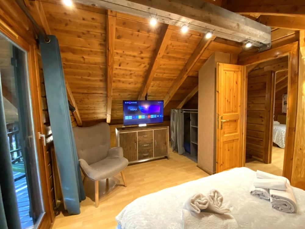 LE Renne Chalet en Bois au Calme Avec SPA Jacuzzi