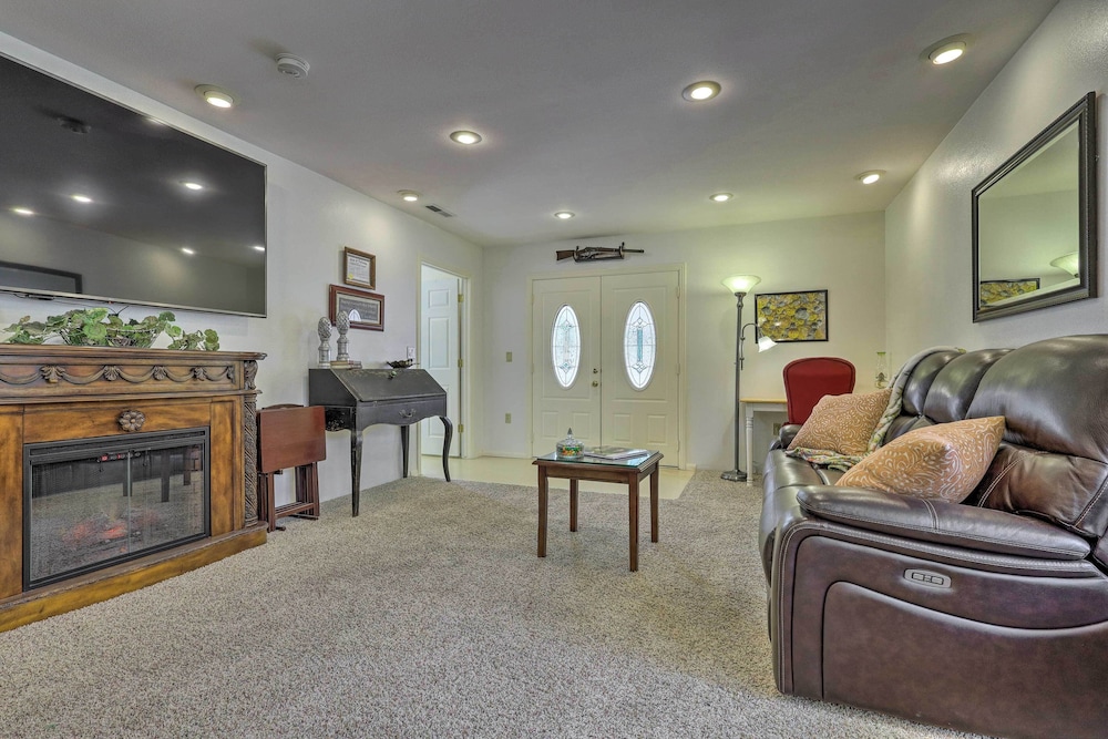 Outdoorsy Caliente Retreat w/ Screened Porch view 5