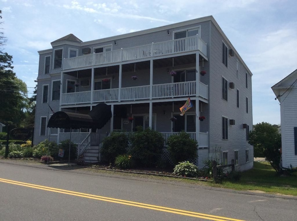 The Lynwood Inn