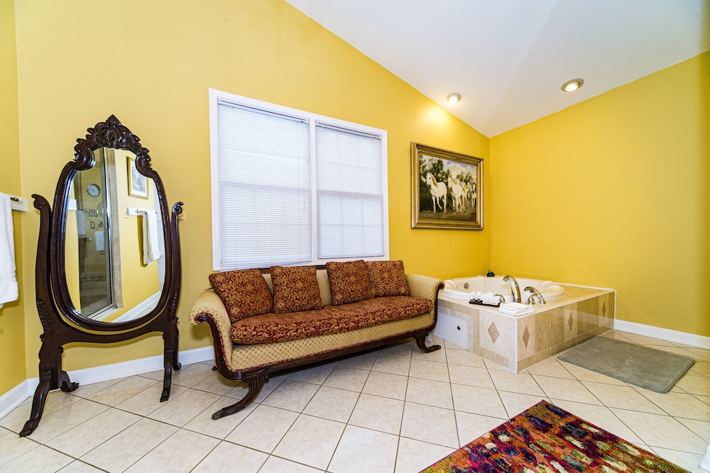 Stone Manor Boutique Inn - Property Image 59