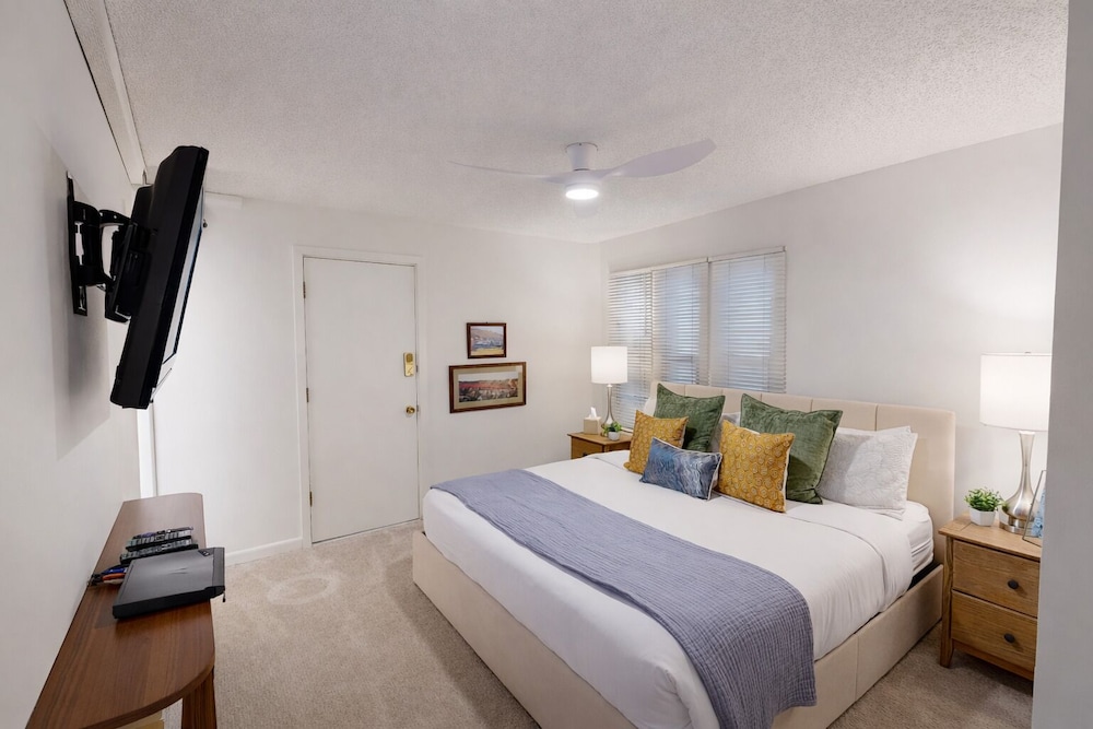 Freshly Updated Condo, Across The Street From The Resort Edel O 2 Bedroom Apts