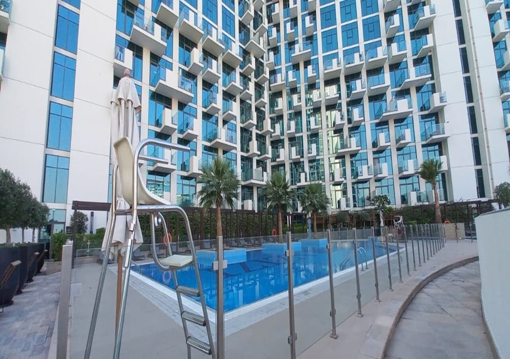 Greek View Studio Farhad Azizi Residence Al Jaddaf