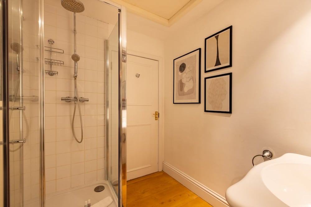 The Philbeach Gardens Place - Lovely 5bdr Flat With Terrace