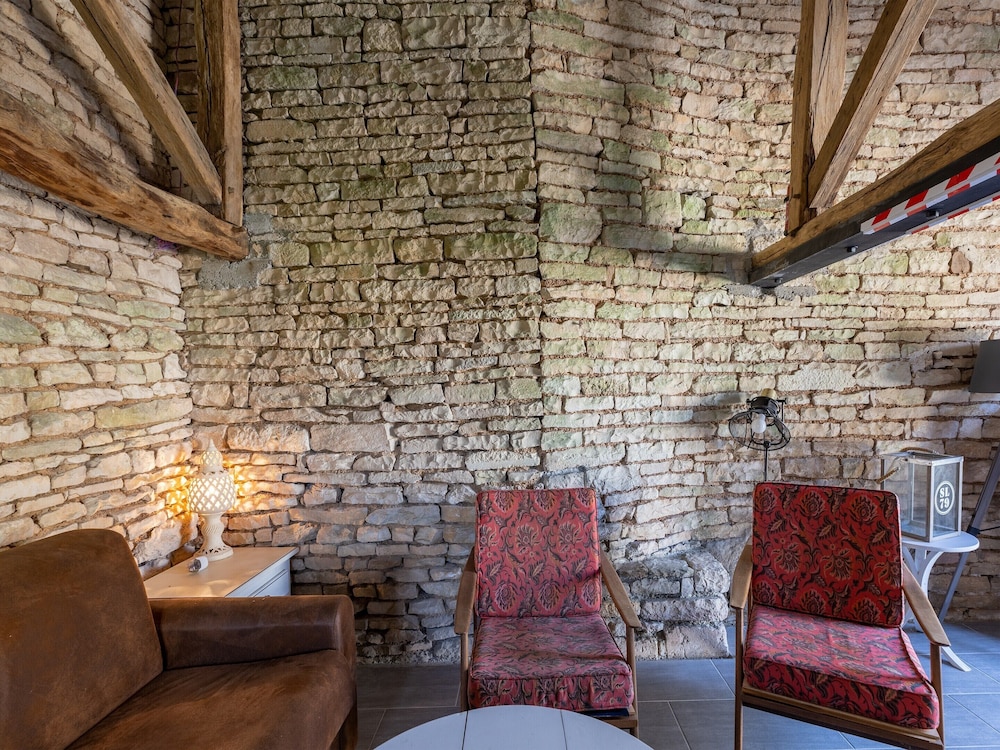 Charming Home in Molesme