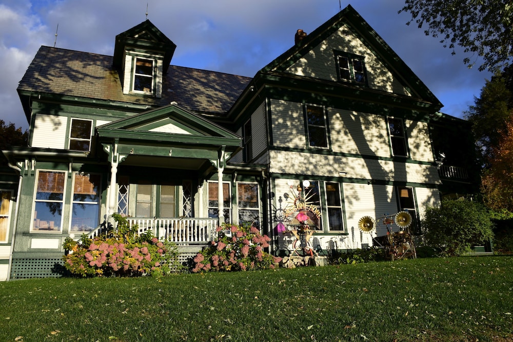 Mt. Philo Inn