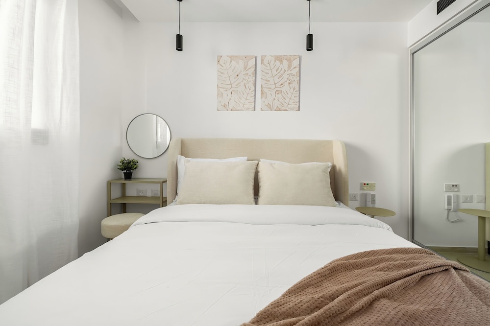 Stylish Eilat Stay w Pool by Sea N Rent