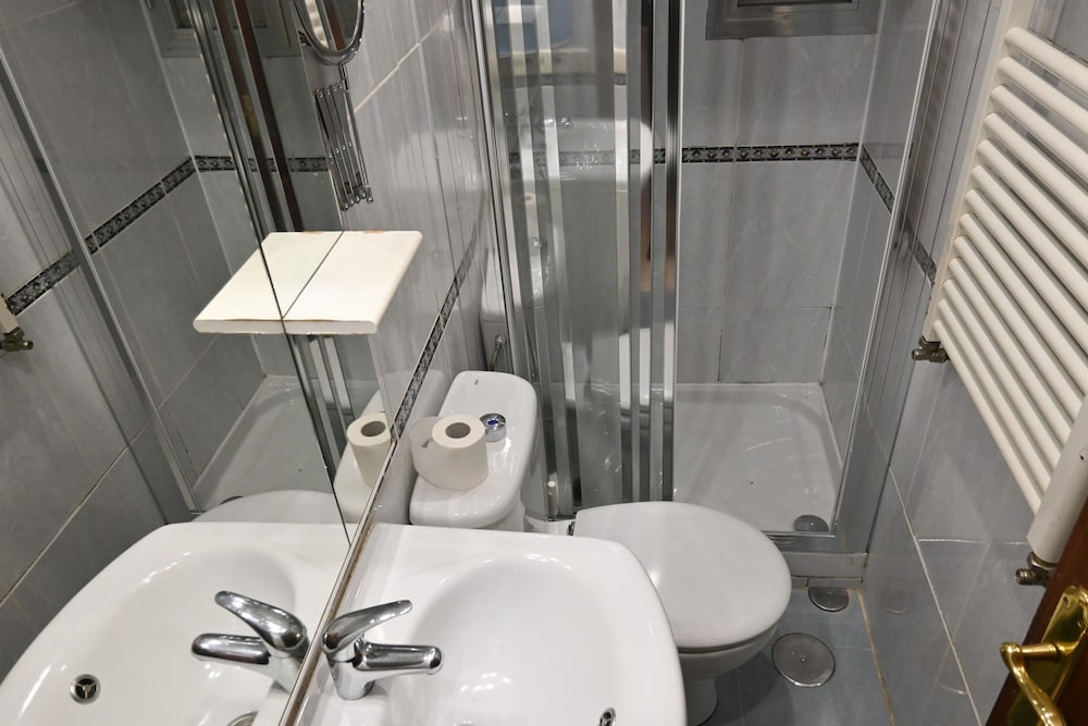 M Amu10 Amplia Vivienda de dos Dormitorios en el