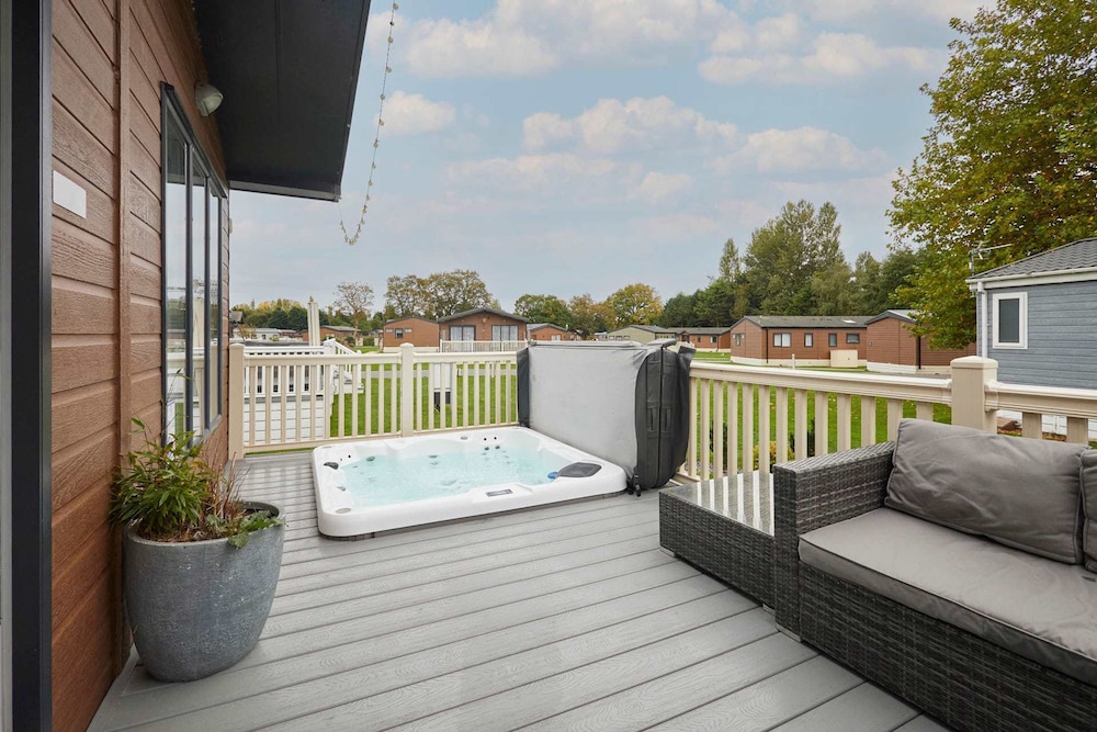 Host Stay Bluebell Lodge