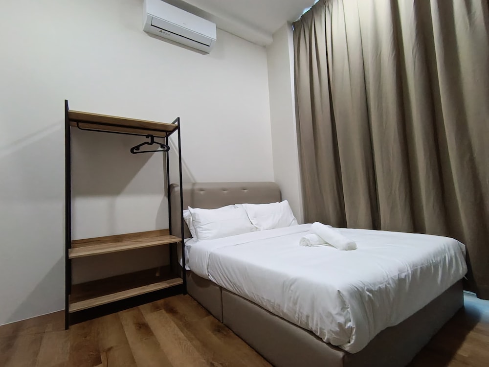 myRoom at 11 J Adams