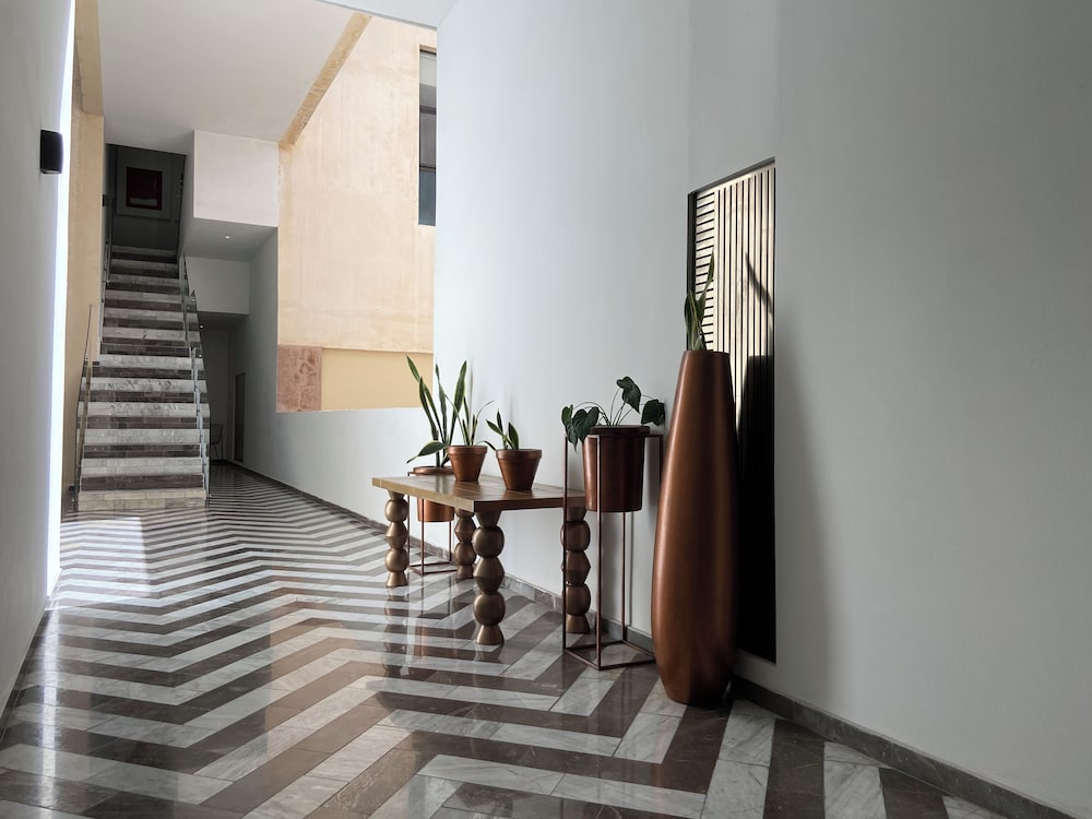 Joy Apt with rooftop and panoramic views