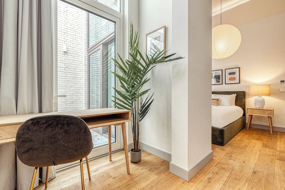 Luxury flats near Big Ben and London Eye