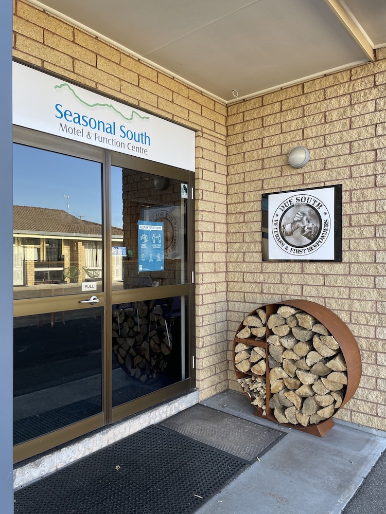 Seasonal South Motel & Function Centre