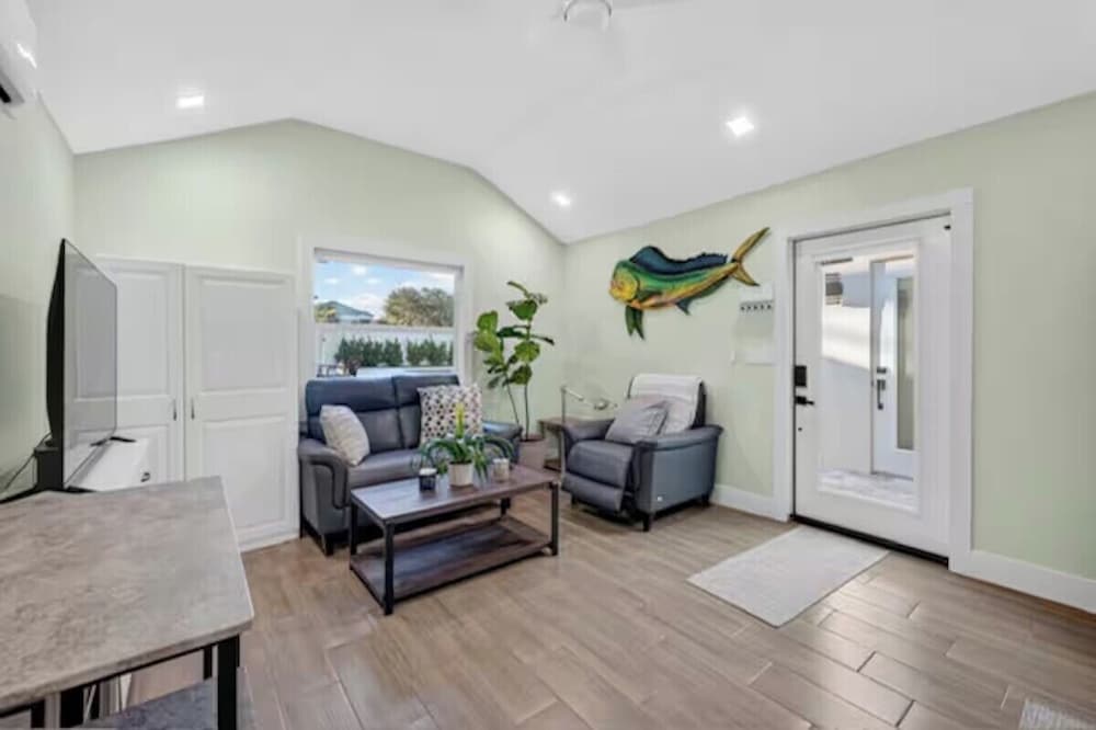 Paradise by the Sea - Cottage