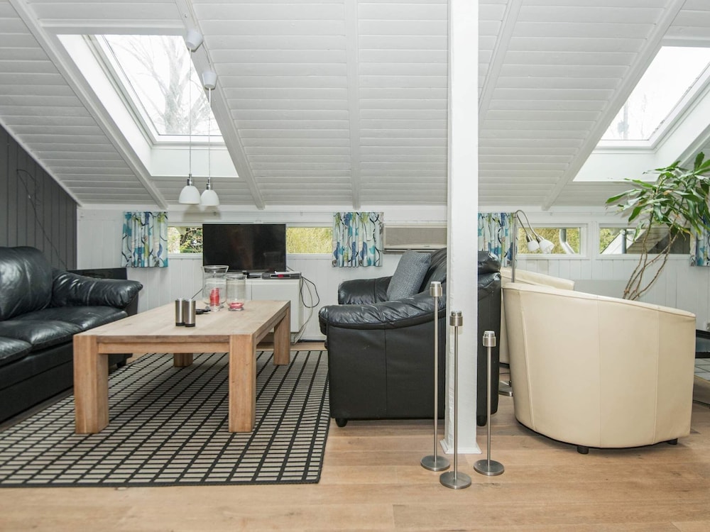 6 Person Holiday Home in Oksbol view 4