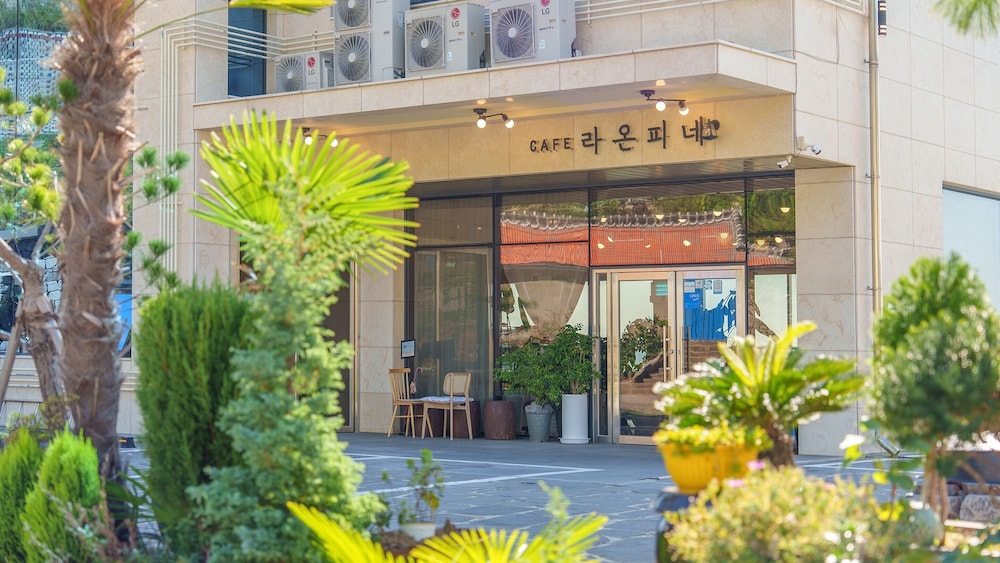Yeosu Stay Raonpine Spa Pension