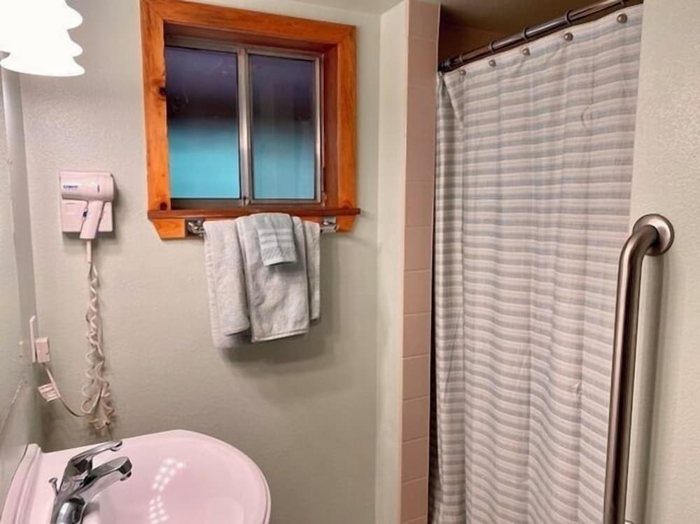 Reflections Inn