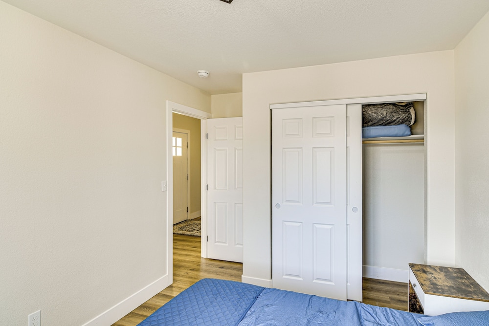 1 Mi to Pioneer Crossing Casino: Fernley Retreat!