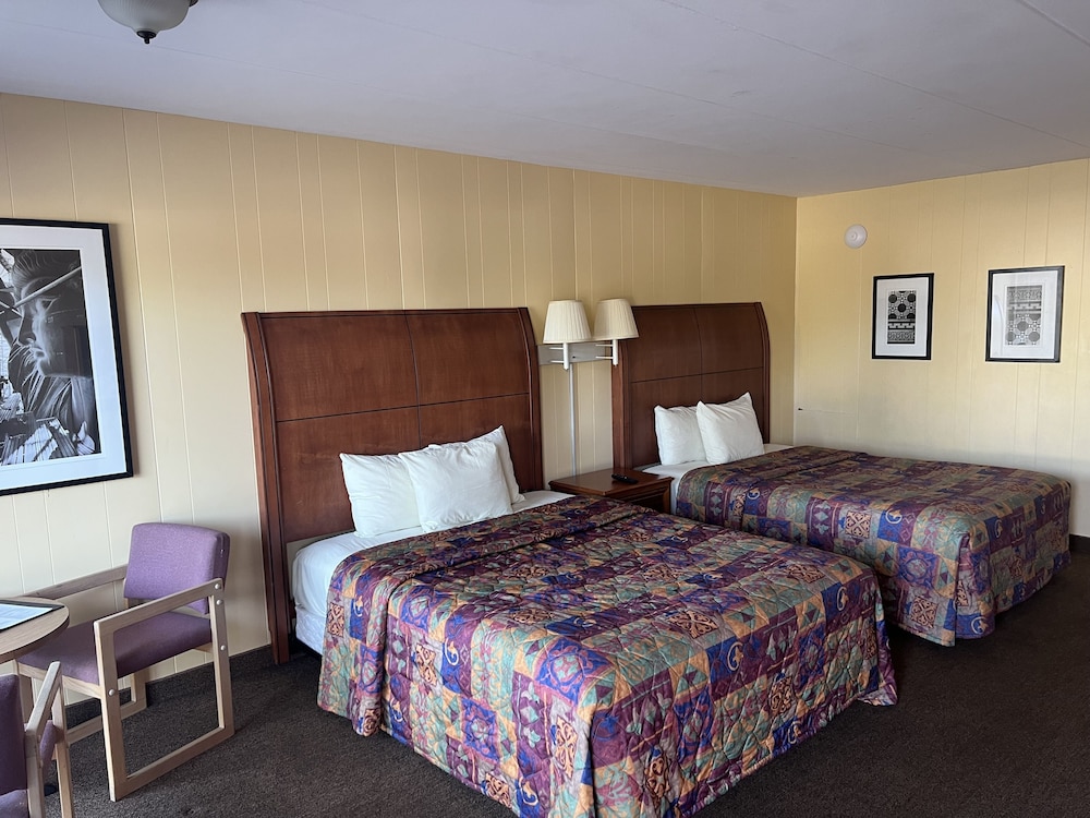 All Star Inn & Suites