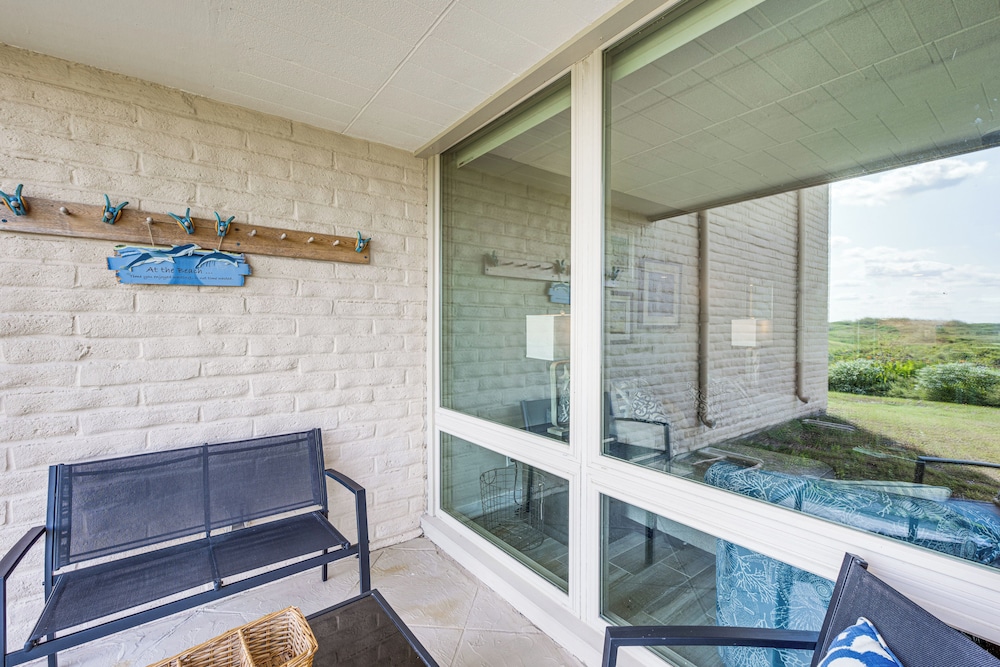Steps to Beach & Boardwalk: Condo in Port Aransas!