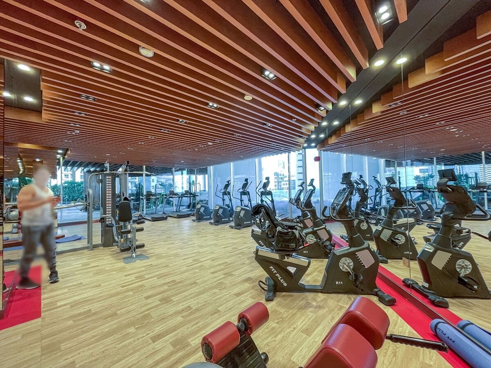 Awesome Studio Apartment With Burj Khalifa View at Business Bay