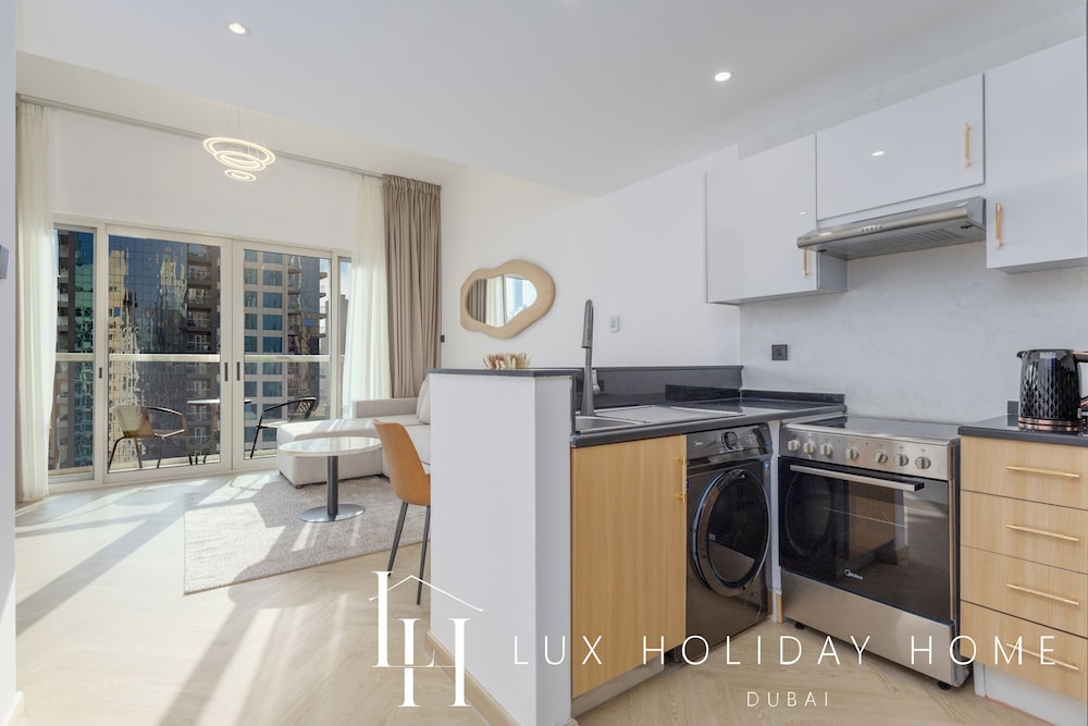 LUX The Marina View Suite 3