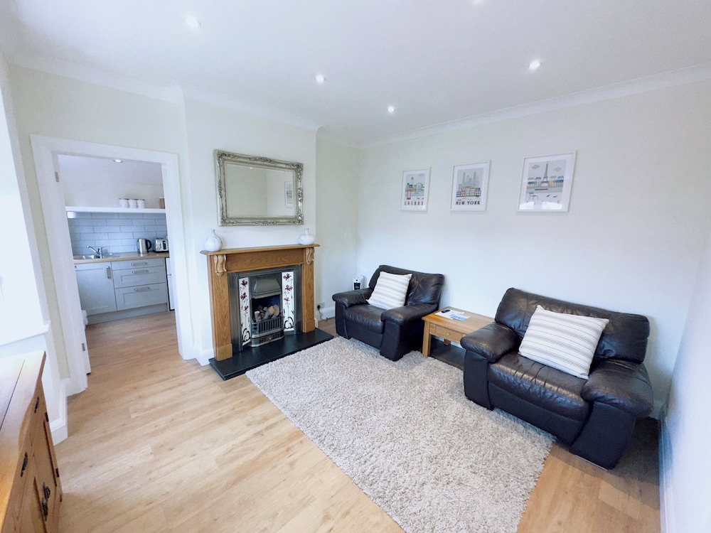Refurb Private Suite - Wimbledon & Airport Access