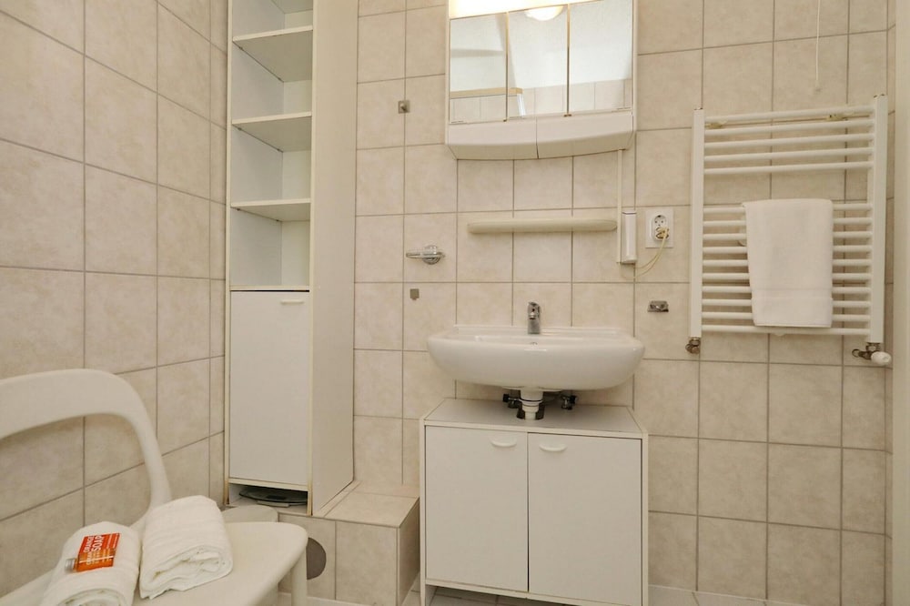 Holiday Home in Noordwijkerhout Near Lake