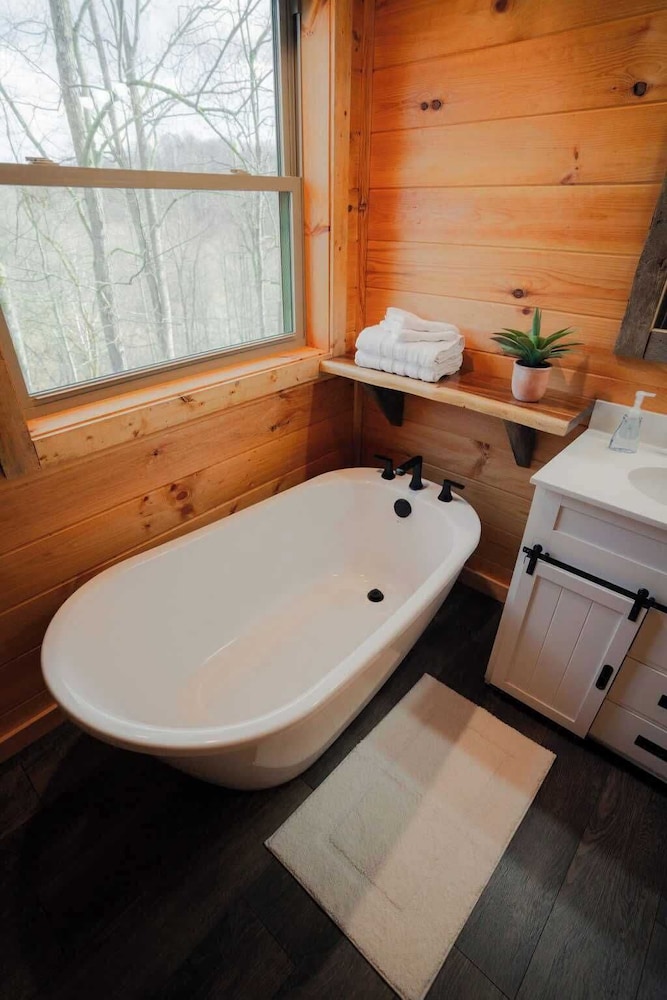 Memories at Hillside A Modern Cabin Hocking Hills