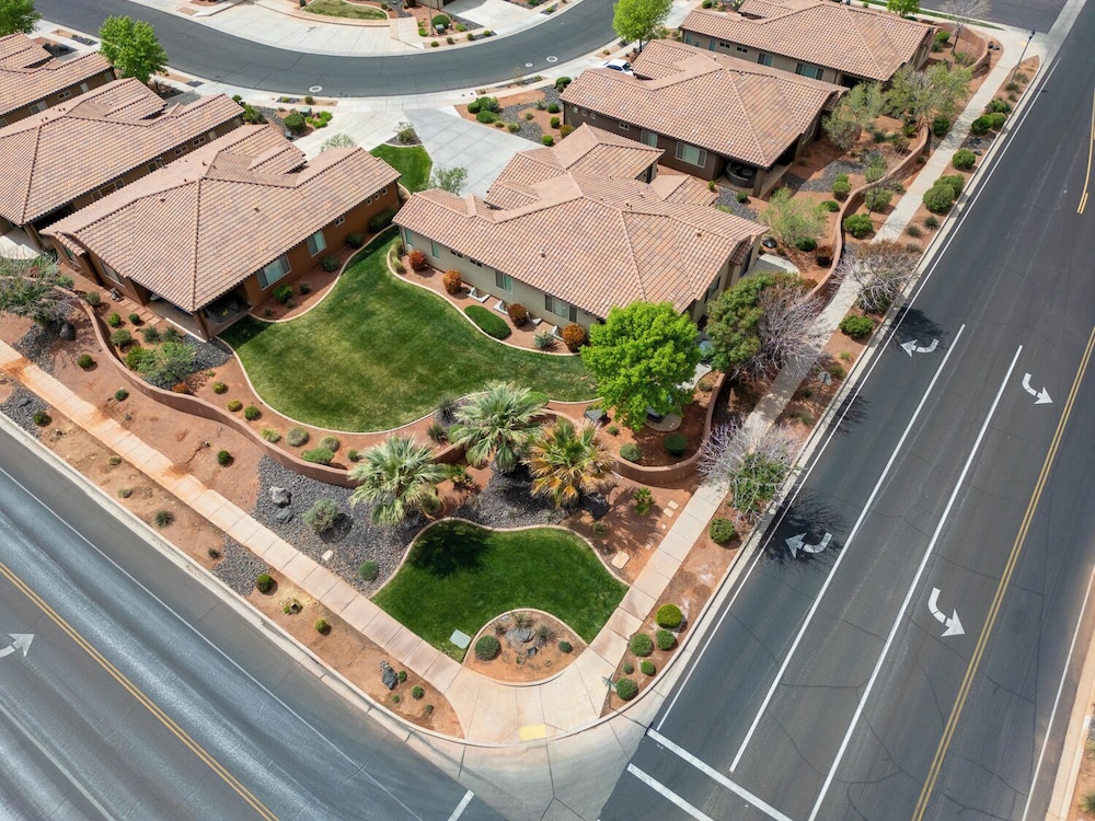 Paradise Village by Cloud Dream Homes