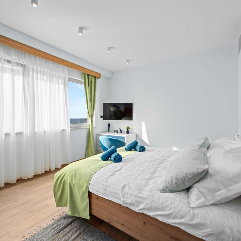 Villa Palma - Seaside Luxury Villa for 6 Person