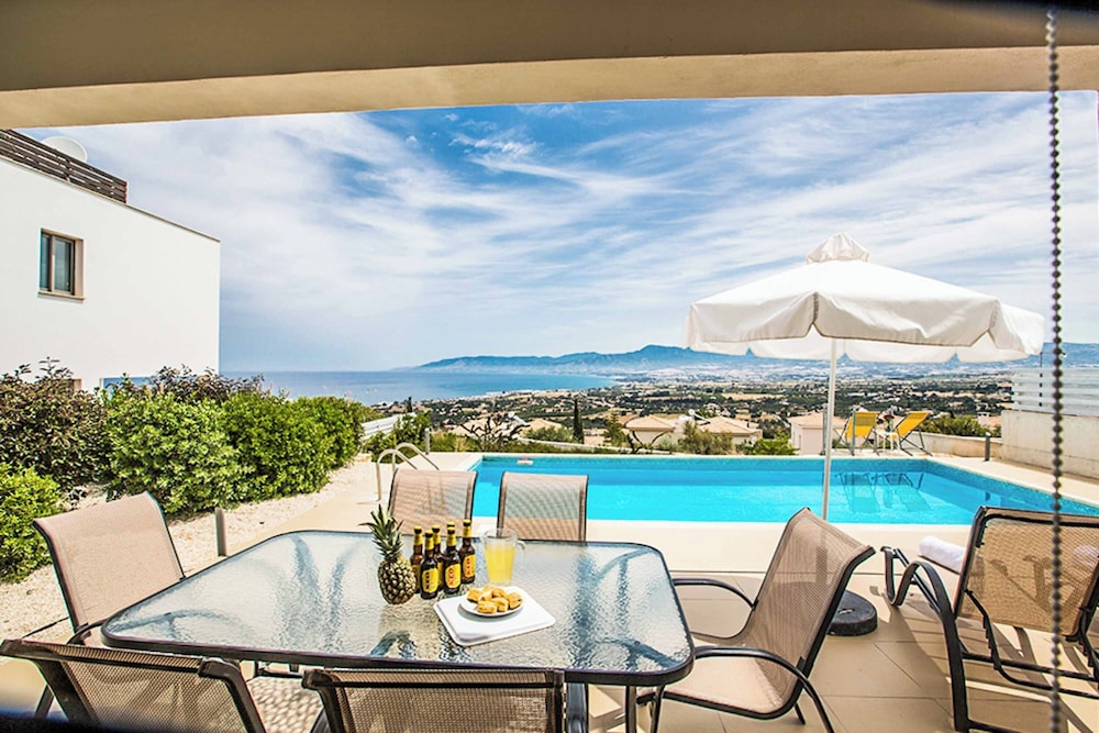 Villa Latchi View