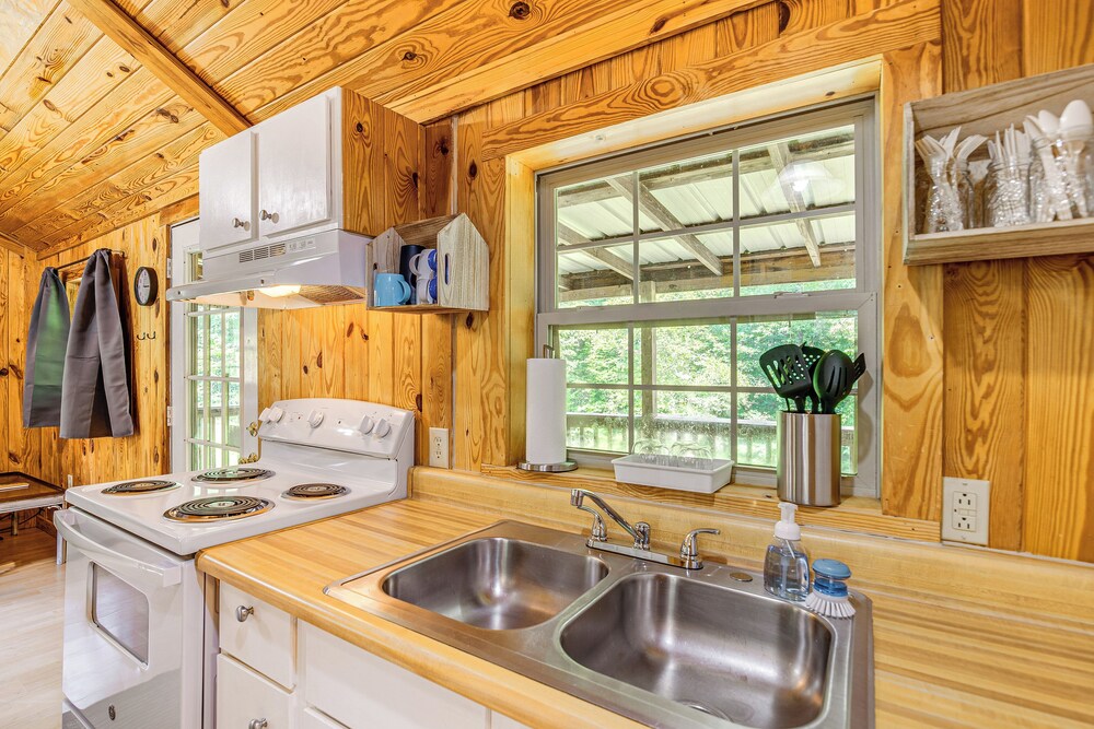 Serene Clarkson Cabin ~ 4 Mi to Nolin Lake Access! view 4