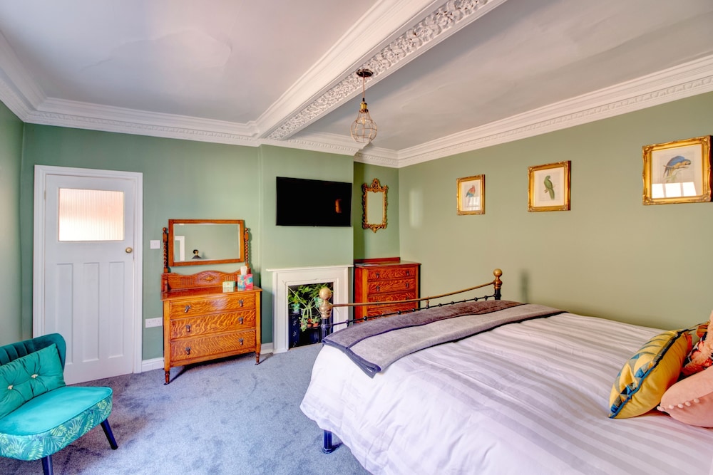 Devizes Vacations - The Green Parrot - Property Image 16