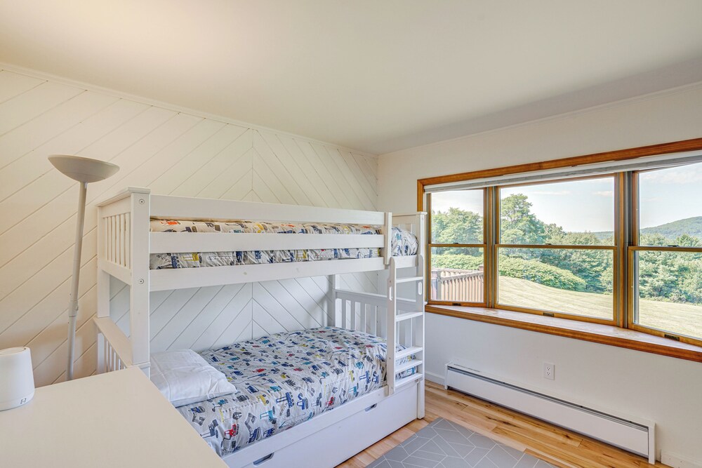 3 Mi Windham Mtn Club: Family Home w/ Yard