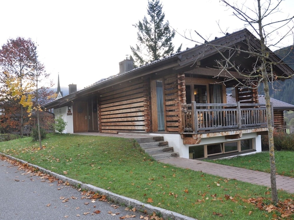 Luxurious Chalet With Sauna in Konigsleiten