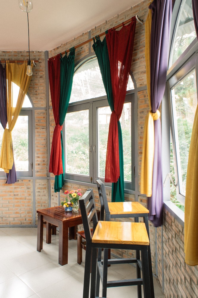 Maple Hostel