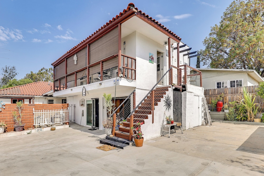 Fullerton Home Base: Easy Access to Dtwn + Csuf!