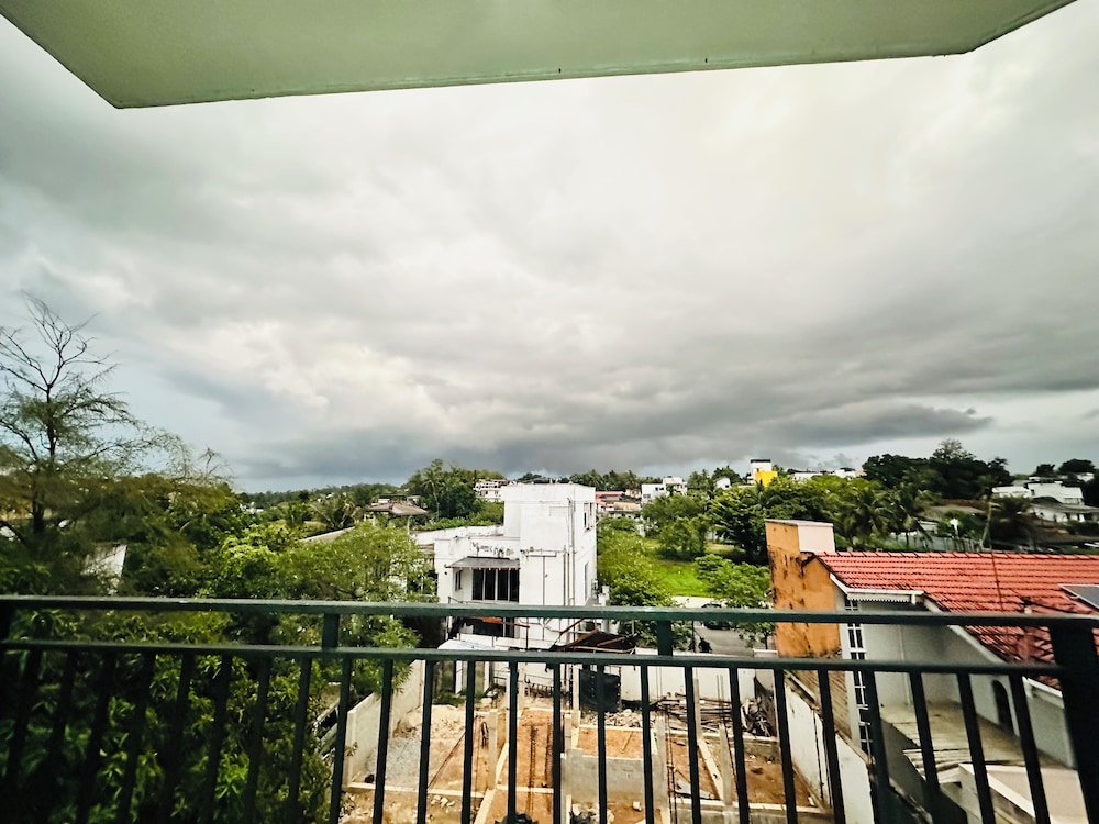 MCS Holiday Apartments
