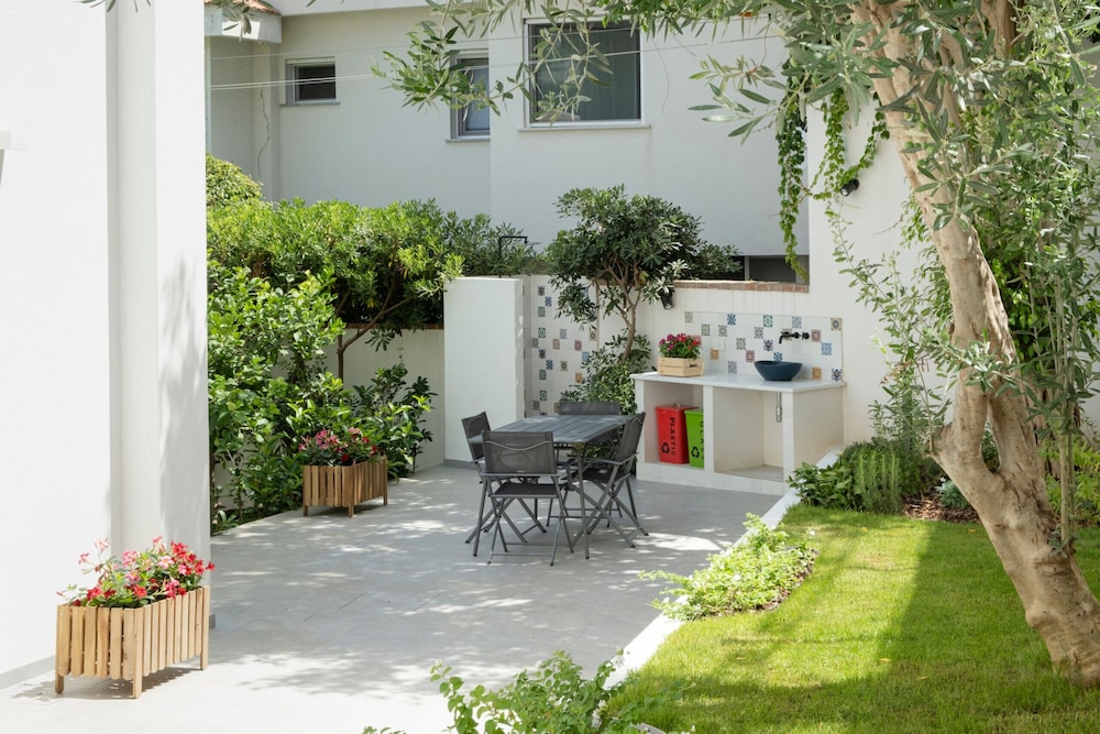 Addaura Marina Apartment by Wonderful Italy