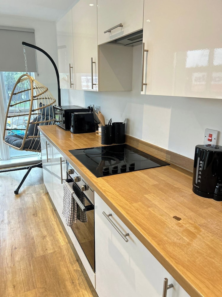 City Apartment-gym-terrace-games Room-free Parking