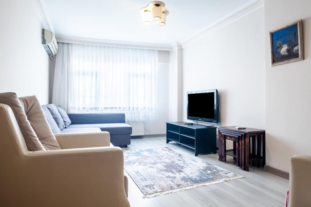 Eclectic Apartment Near Popular Attractions in Beyoglu