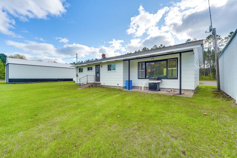 Fisher's Retreat: Hayward Home, Near ATV Trails!