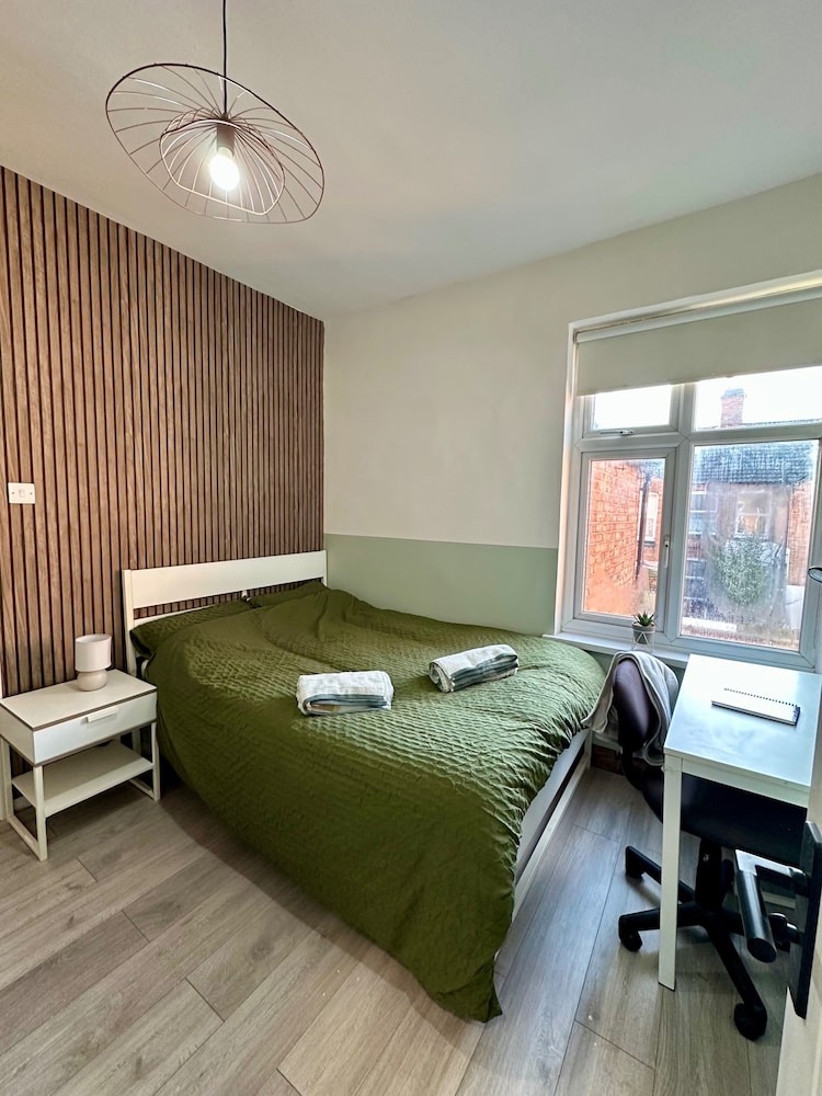 4-bed 3 Bath House in Leicester City