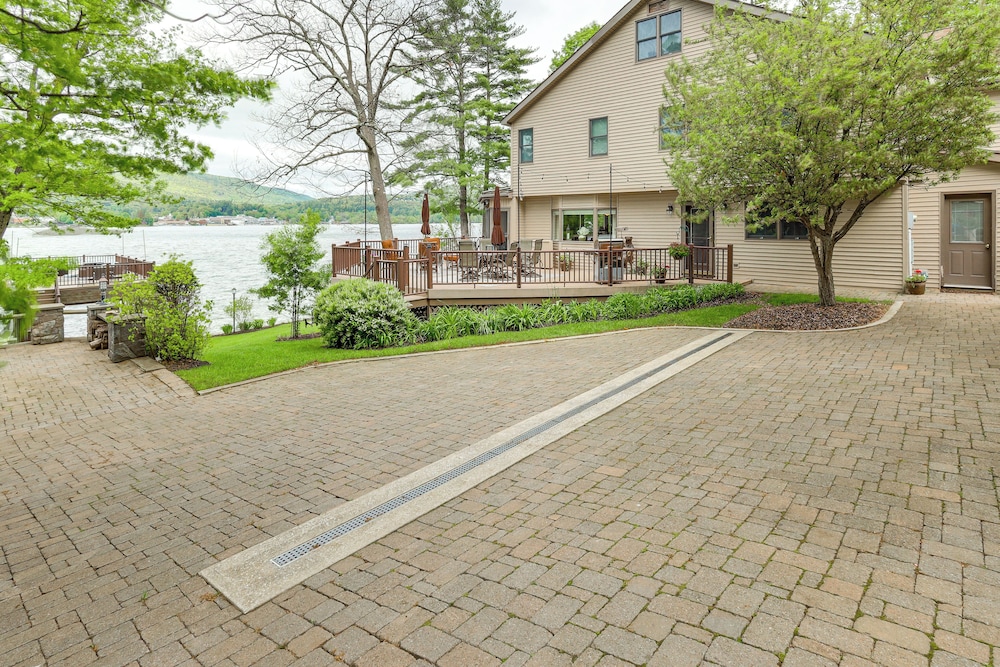 1 Mi to Village: Waterfront Oasis in Lake George!