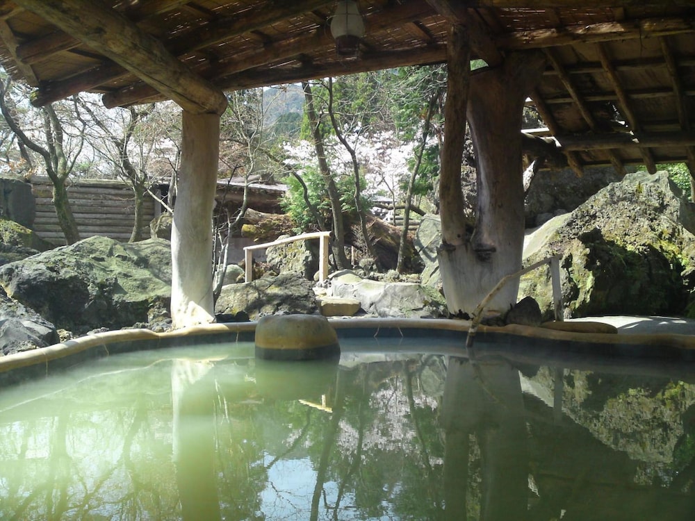 Aso Baien Spa Resort
