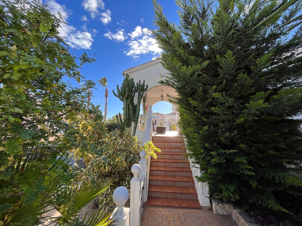 Costa Blanca Poolside Bliss
