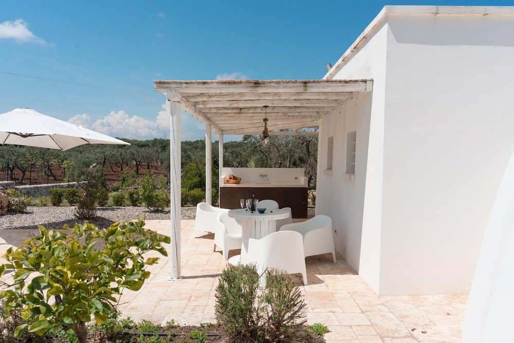 Trullo Eughene a con Piscina