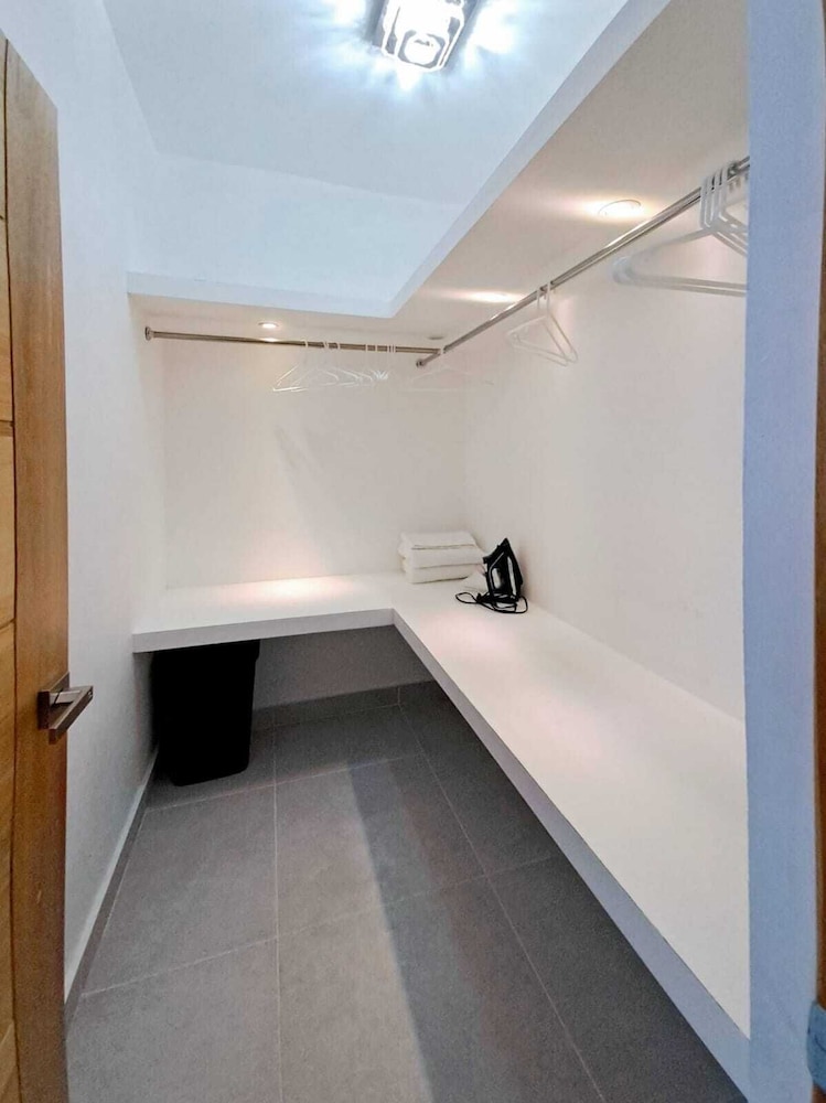 Enjoy Stylish 3br 3, 5b Stylish, Downtown Ocean View