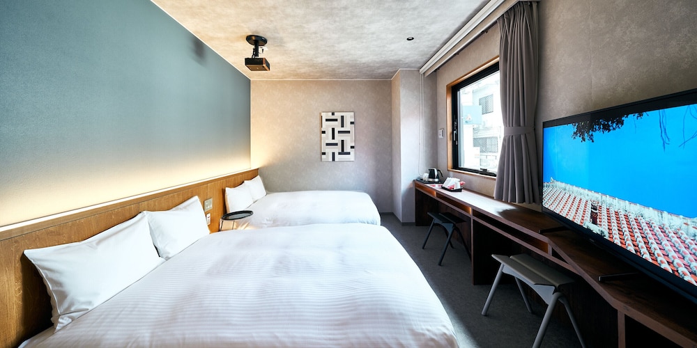 Rakuten STAY Naha Miebashi view 5