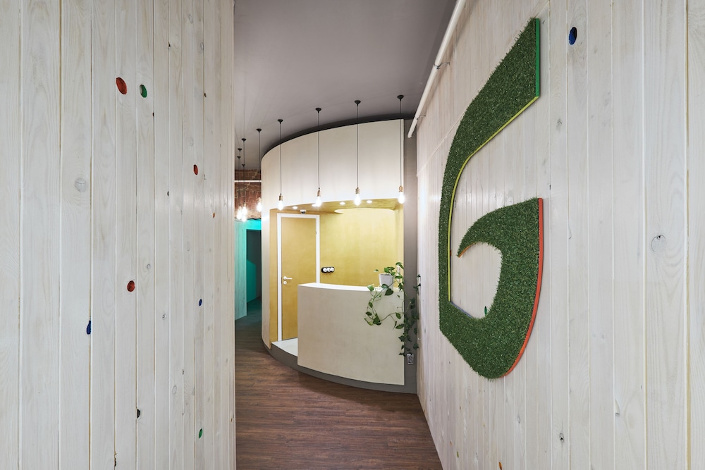 Greenfeel on Nevsky